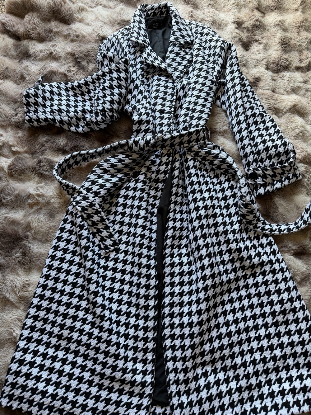Vici Black & White Houndstooth Maxi Coat Dress with Belt
Never worn